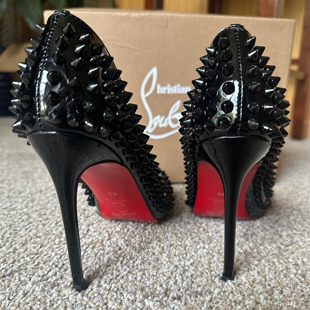 Red bottom pumps